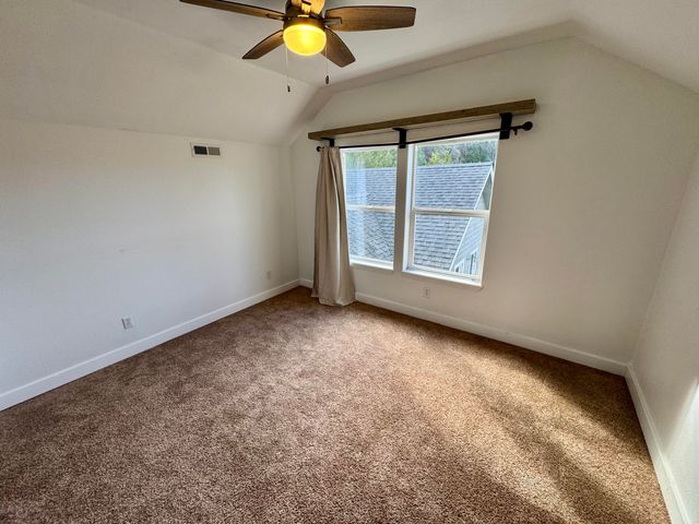 901 Manzanita Drive, Rogue River, OR 97537