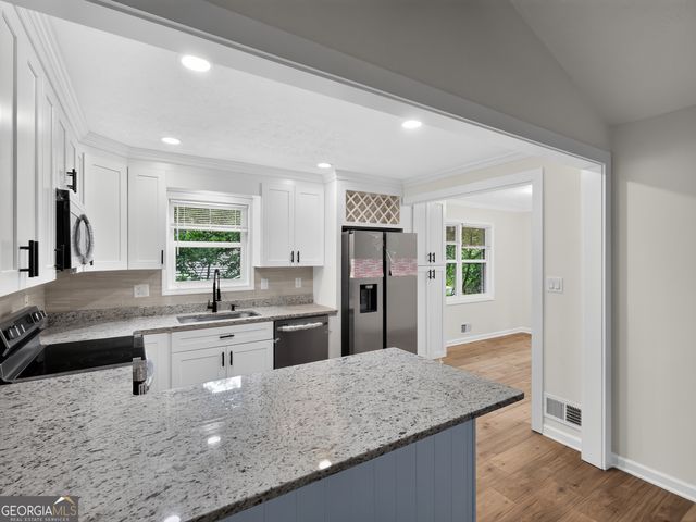 764 Trailwood Drive, Riverdale, GA 30274