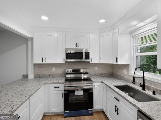 764 Trailwood Drive, Riverdale, GA 30274