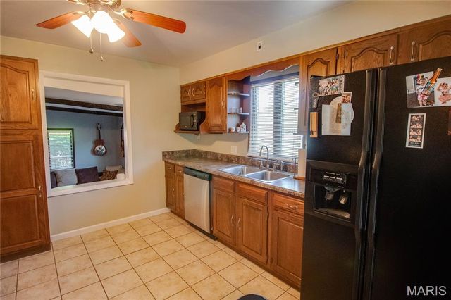 872 Oakwood Lane, East Alton, IL 62024