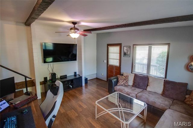 872 Oakwood Lane, East Alton, IL 62024