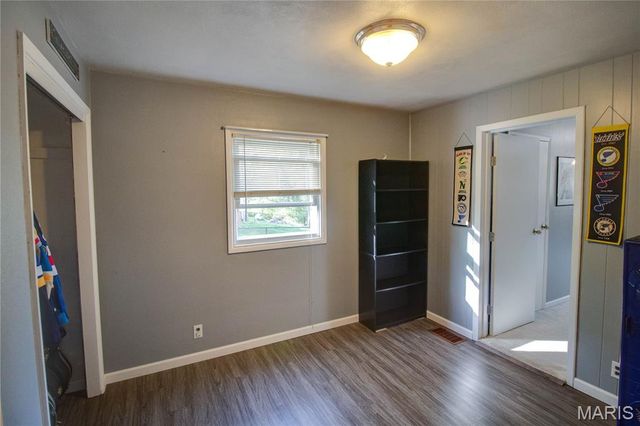 872 Oakwood Lane, East Alton, IL 62024