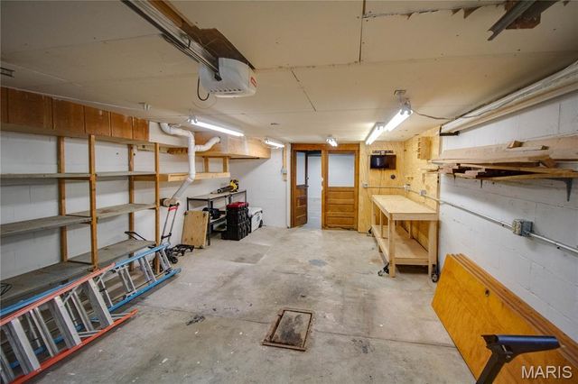 872 Oakwood Lane, East Alton, IL 62024
