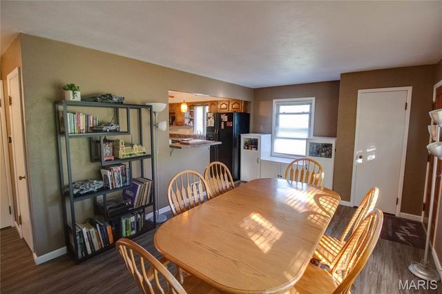 872 Oakwood Lane, East Alton, IL 62024