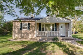 872 Oakwood Lane, East Alton, IL 62024