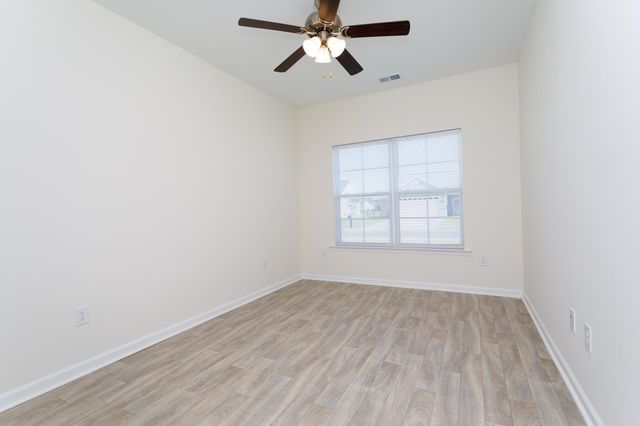 393 Shallow Cove Dr., Conway, SC 29527