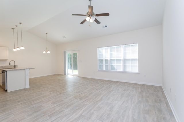 393 Shallow Cove Dr., Conway, SC 29527
