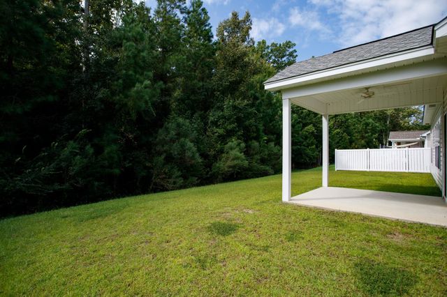 393 Shallow Cove Dr., Conway, SC 29527
