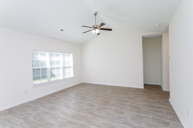 393 Shallow Cove Dr., Conway, SC 29527