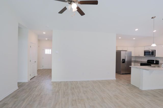 393 Shallow Cove Dr., Conway, SC 29527