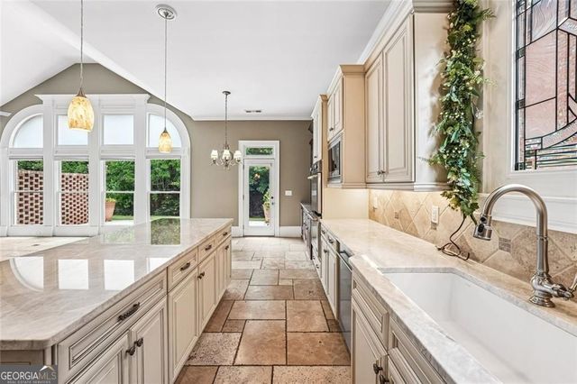3016 Haynes Cove, Alpharetta, GA 30022