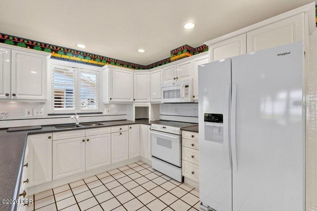 Image 12 of property listing at 448 RIVERSIDE DRIVE, Ormond Beach, FL 32176