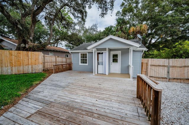 1876 SYLVAN DRIVE, Clearwater, FL 33755