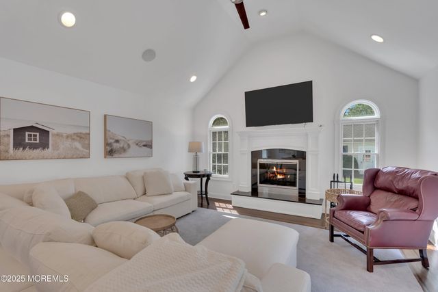 57 W River Road, Rumson, NJ 07760