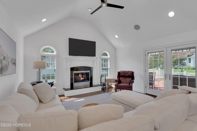 57 W River Road, Rumson, NJ 07760