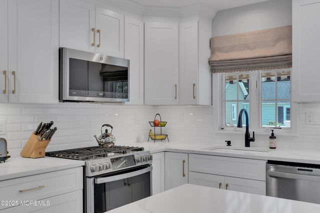 57 W River Road, Rumson, NJ 07760