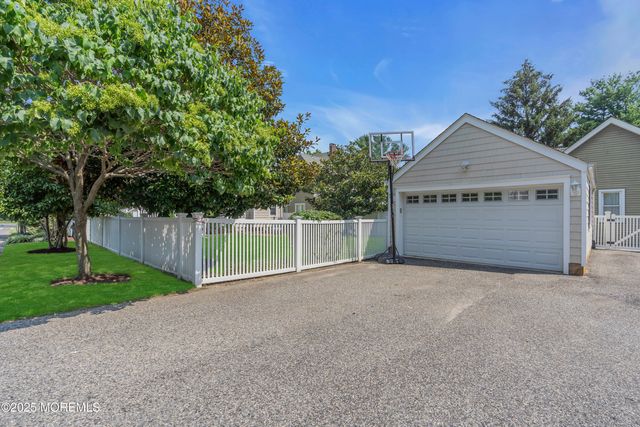 57 W River Road, Rumson, NJ 07760