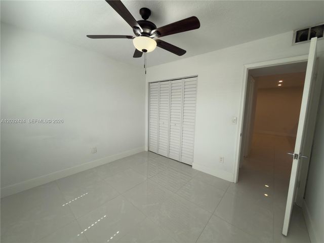 2500 W 67th Place 2126, Hialeah, FL 33016
