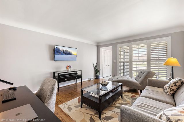 22416 Ardmore Park Drive, St. Clair Shores, MI 48081