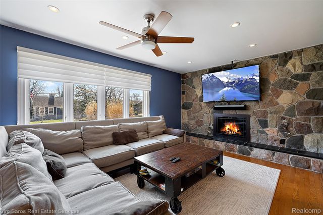 22416 Ardmore Park Drive, St. Clair Shores, MI 48081