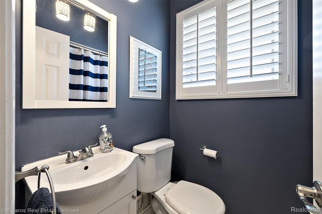 22416 Ardmore Park Drive, St. Clair Shores, MI 48081