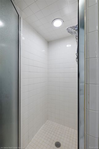 22416 Ardmore Park Drive, St. Clair Shores, MI 48081