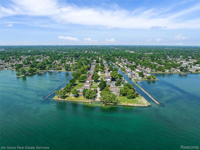 22416 Ardmore Park Drive, St. Clair Shores, MI 48081