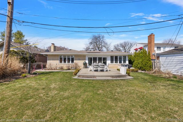 22416 Ardmore Park Drive, St. Clair Shores, MI 48081