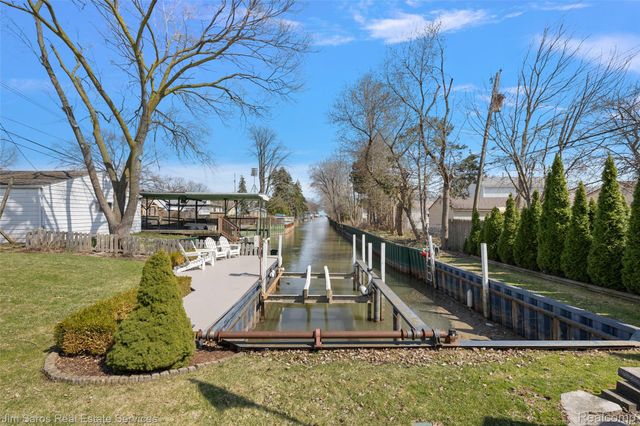 22416 Ardmore Park Drive, St. Clair Shores, MI 48081