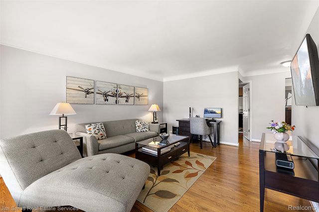 22416 Ardmore Park Drive, St. Clair Shores, MI 48081