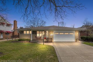 22416 Ardmore Park Drive, St. Clair Shores, MI 48081