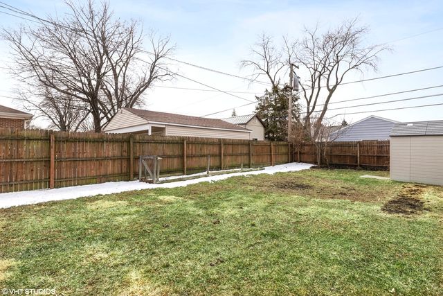 1418 S 6th Avenue, Des Plaines, IL 60018