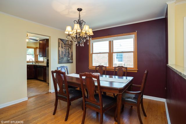 1418 S 6th Avenue, Des Plaines, IL 60018