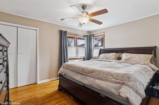 1418 S 6th Avenue, Des Plaines, IL 60018