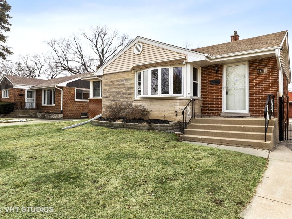 1418 S 6th Avenue, Des Plaines, IL 60018
