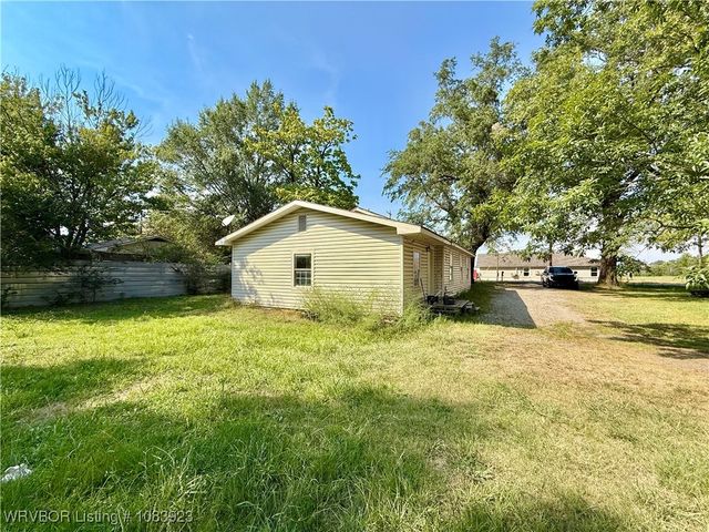 105 Witteville Road, Poteau, OK 74953