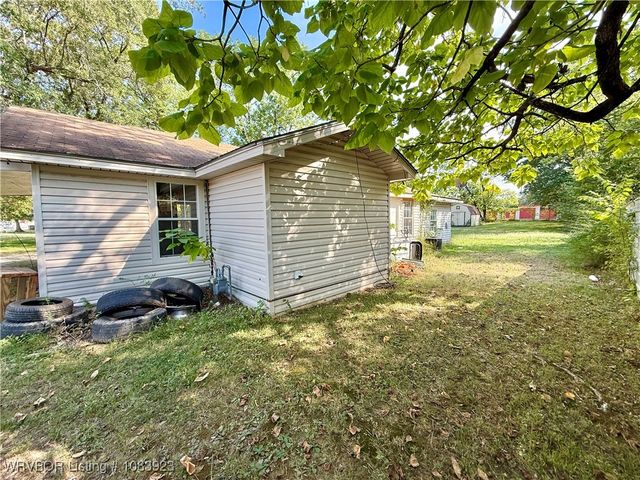 105 Witteville Road, Poteau, OK 74953