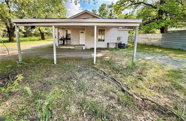105 Witteville Road, Poteau, OK 74953