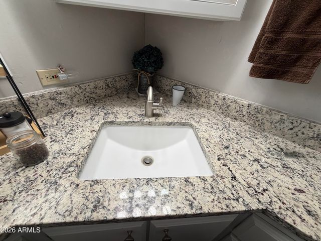 1073 S SENECA Drive, Apache Junction, AZ 85119