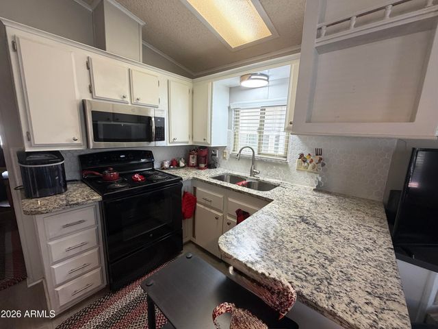 1073 S SENECA Drive, Apache Junction, AZ 85119