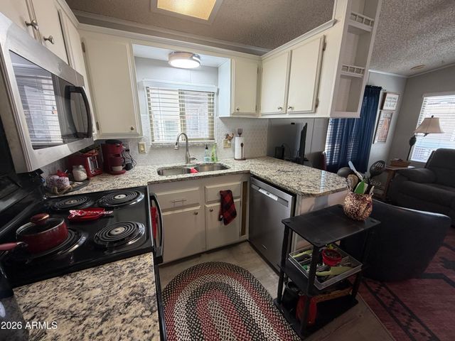 1073 S SENECA Drive, Apache Junction, AZ 85119
