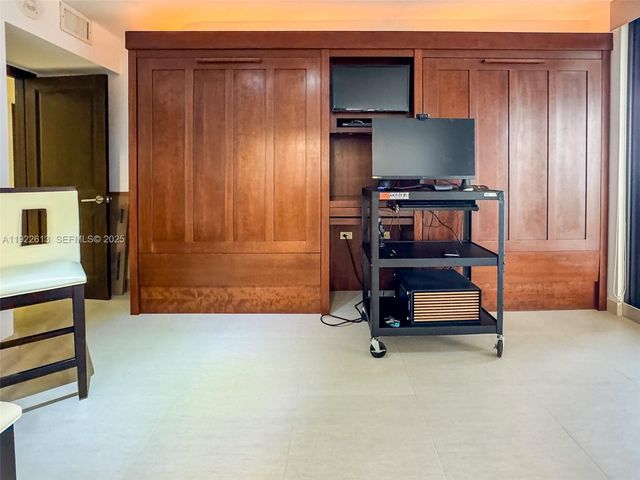 8877 Collins Ave 809, Surfside, FL 33154