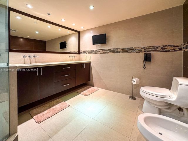 8877 Collins Ave 809, Surfside, FL 33154