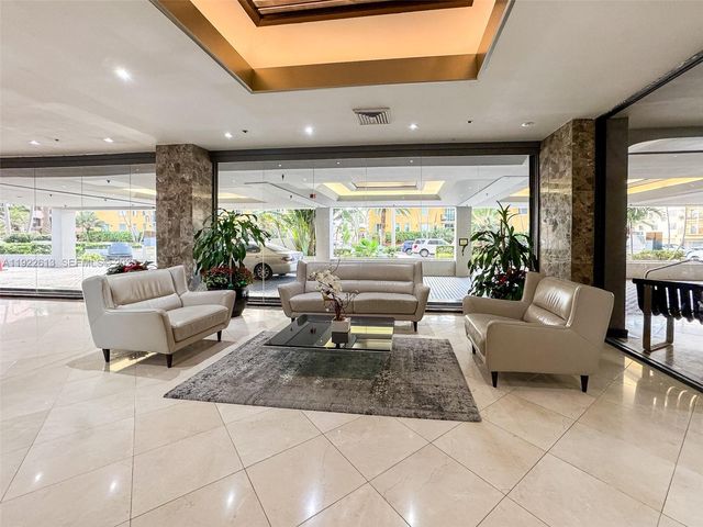 8877 Collins Ave 809, Surfside, FL 33154