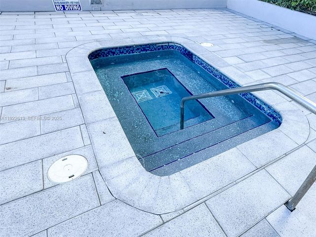 8877 Collins Ave 809, Surfside, FL 33154