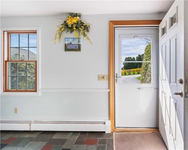 56 Holman Street, Portsmouth, RI 02871