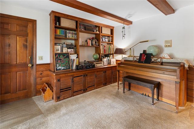 56 Holman Street, Portsmouth, RI 02871