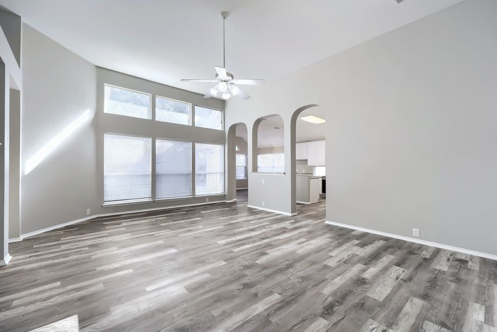 605 Oakbrook Drive, Burleson, TX 76028 — photo 4