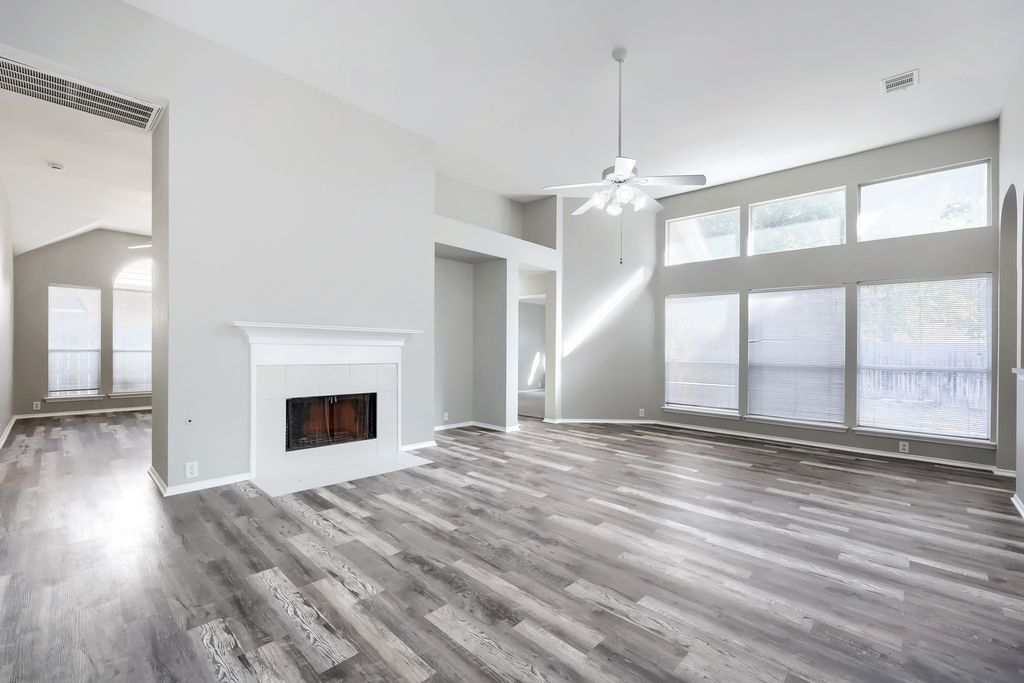 605 Oakbrook Drive, Burleson, TX 76028 — photo 5