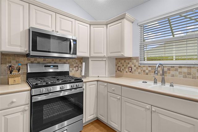 649 RAVENEL COURT, The Villages, FL 32162